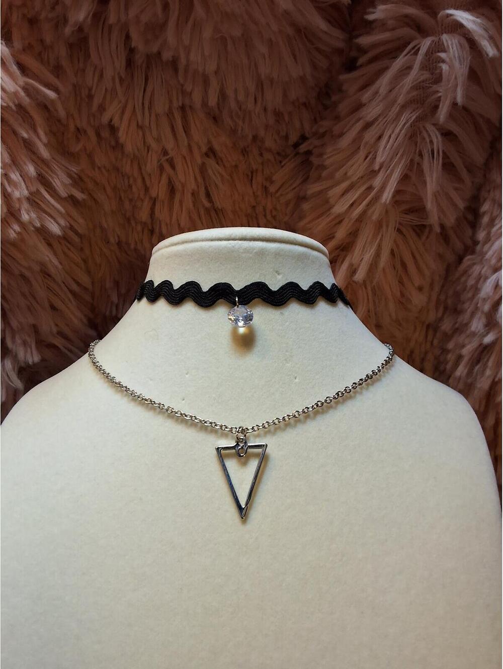 RICK RACK CHOKER BLACK WITH GOLD CHAIN AND TRIANGLE PENDANT